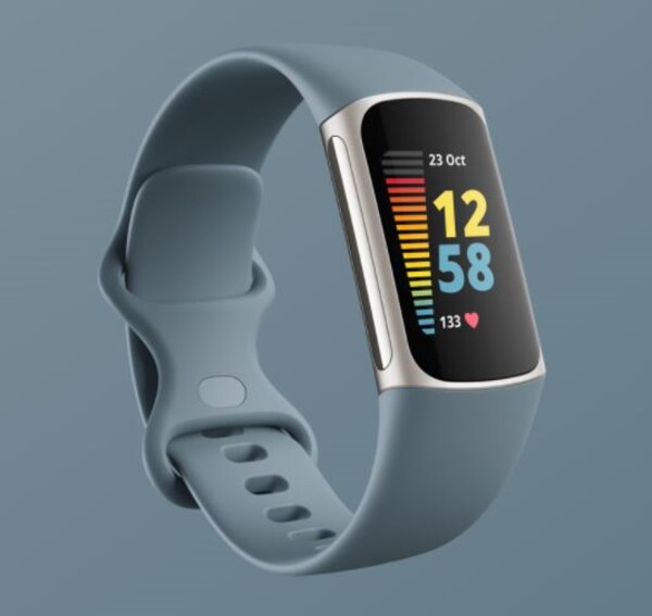 Amazon.com: Fitbit Charge 5 Advanced Health & Fitness Tracker with Built-in  GPS, Stress Management Tools, Sleep Tracking, 24/7 Heart Rate and More, 